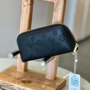 Every girl loves something special. A very excellent Colty brand wallet.